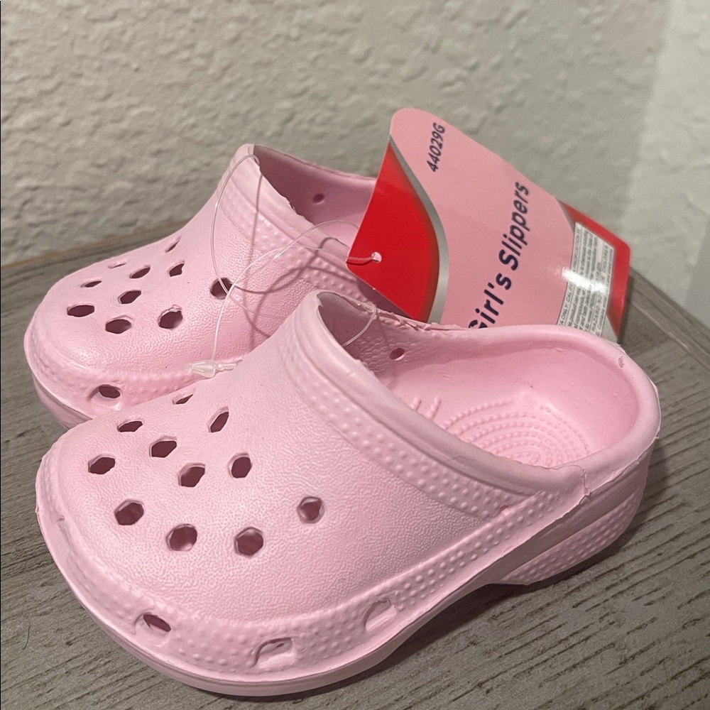 Girls Slippers pink - croc like children’s shoes - light pink little girl shoes
